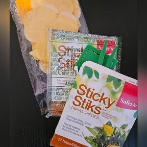Sticky insect‎ traps
